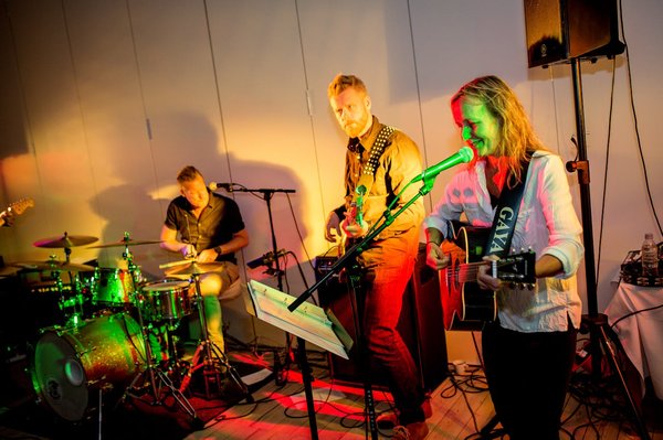 How to move musical instruments safely within the UK?